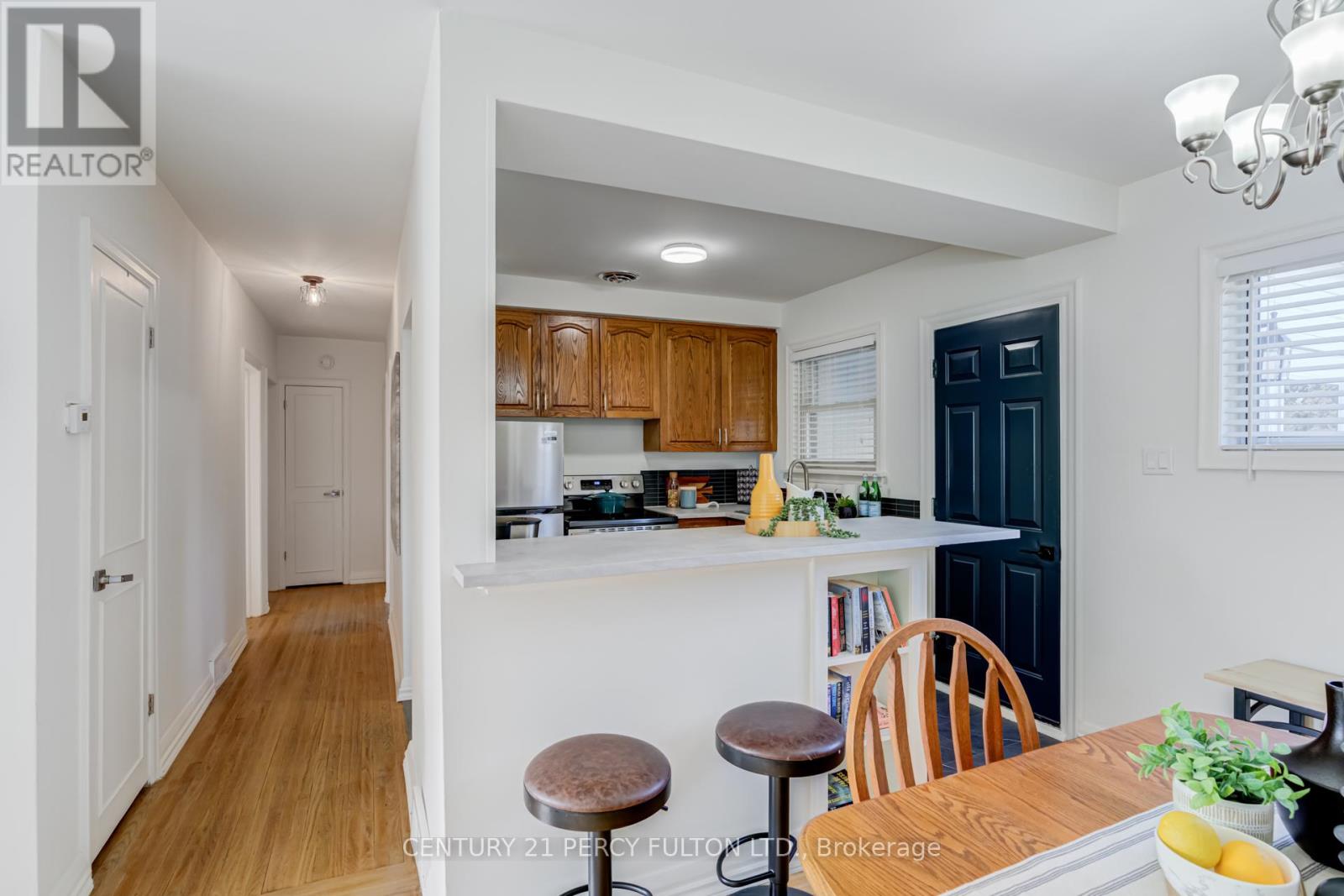 10 Mendip Crescent, Toronto, Ontario  M1P 1Y4 - Photo 15 - E13215034