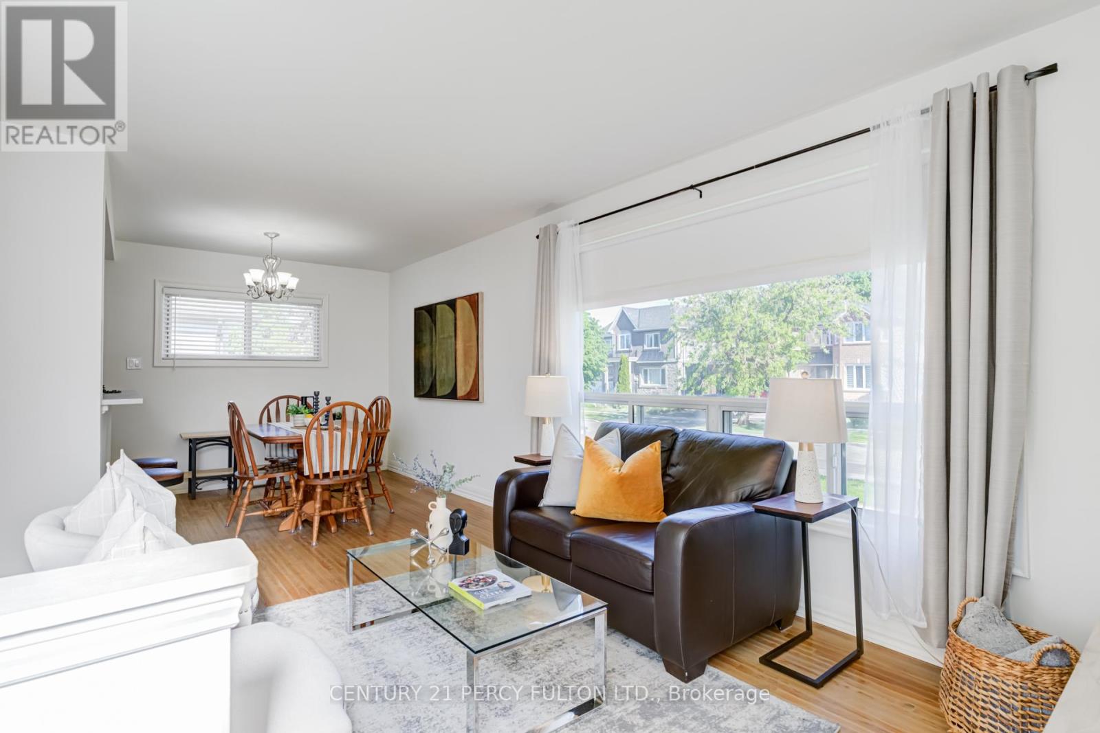 10 Mendip Crescent, Toronto, Ontario  M1P 1Y4 - Photo 6 - E13215034