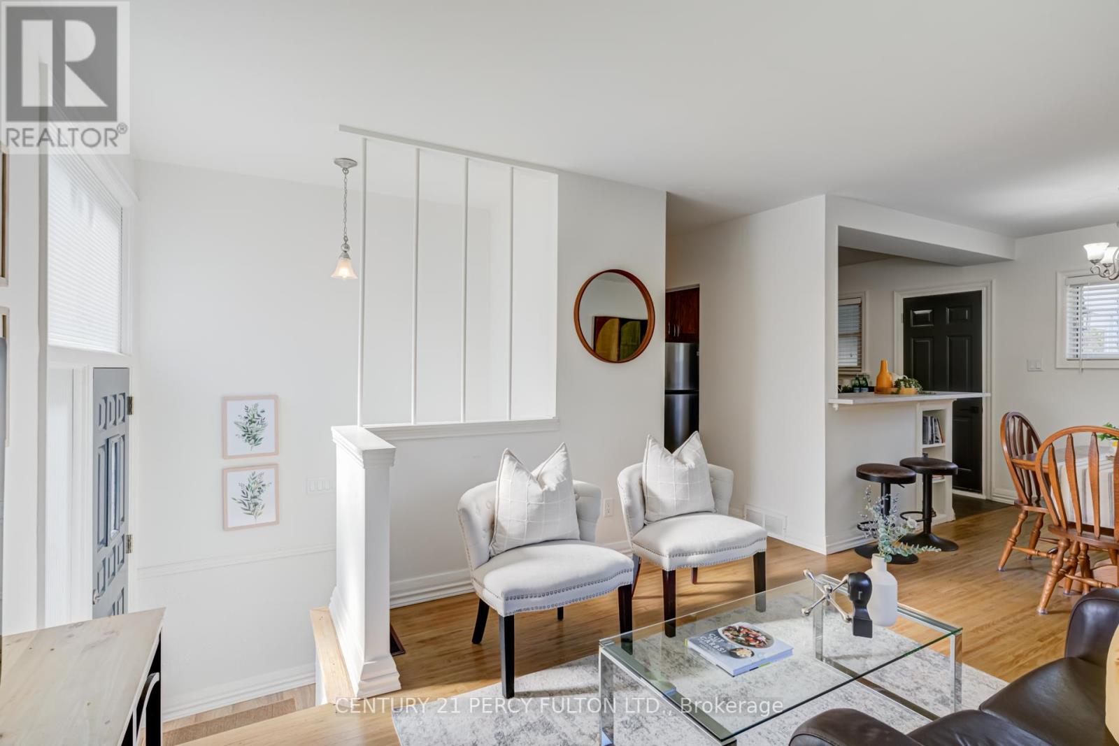 10 Mendip Crescent, Toronto, Ontario  M1P 1Y4 - Photo 8 - E13215034