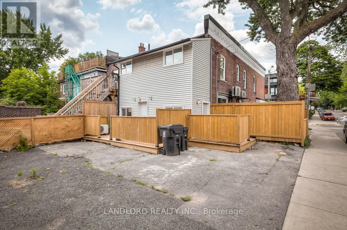 601 Logan Avenue, Toronto, Ontario  M4K 3B9 - Photo 9 - E13215328