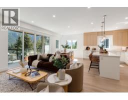 1 2098 CRUMPIT WOODS DRIVE, Squamish, British Columbia