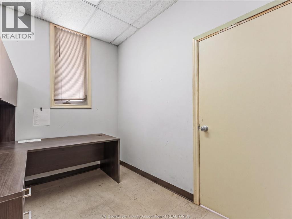 1801 South Cameron Boulevard, Windsor, Ontario  N9B 3P6 - Photo 12 - 26012546