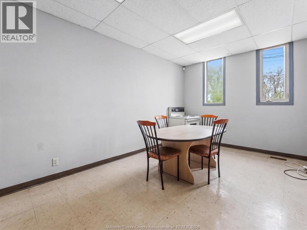 1801 South Cameron Boulevard, Windsor, Ontario  N9B 3P6 - Photo 5 - 26012546