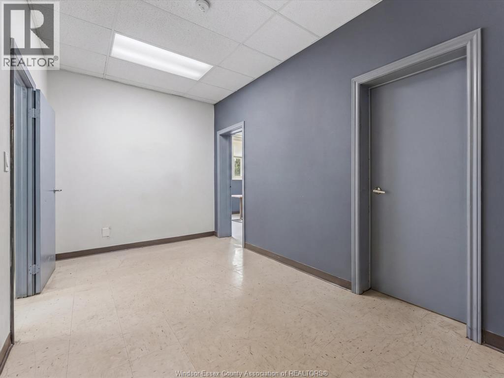 1801 South Cameron Boulevard, Windsor, Ontario  N9B 3P6 - Photo 8 - 26012546