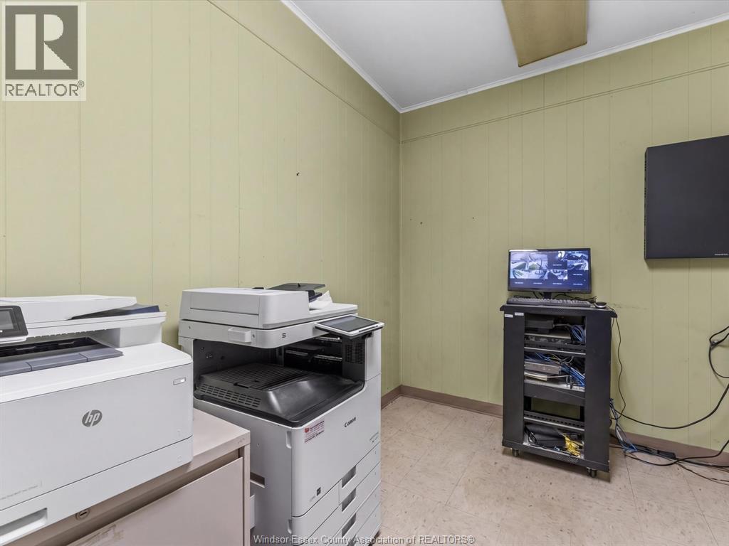 1801 South Cameron Boulevard, Windsor, Ontario  N9B 3P6 - Photo 9 - 26012546