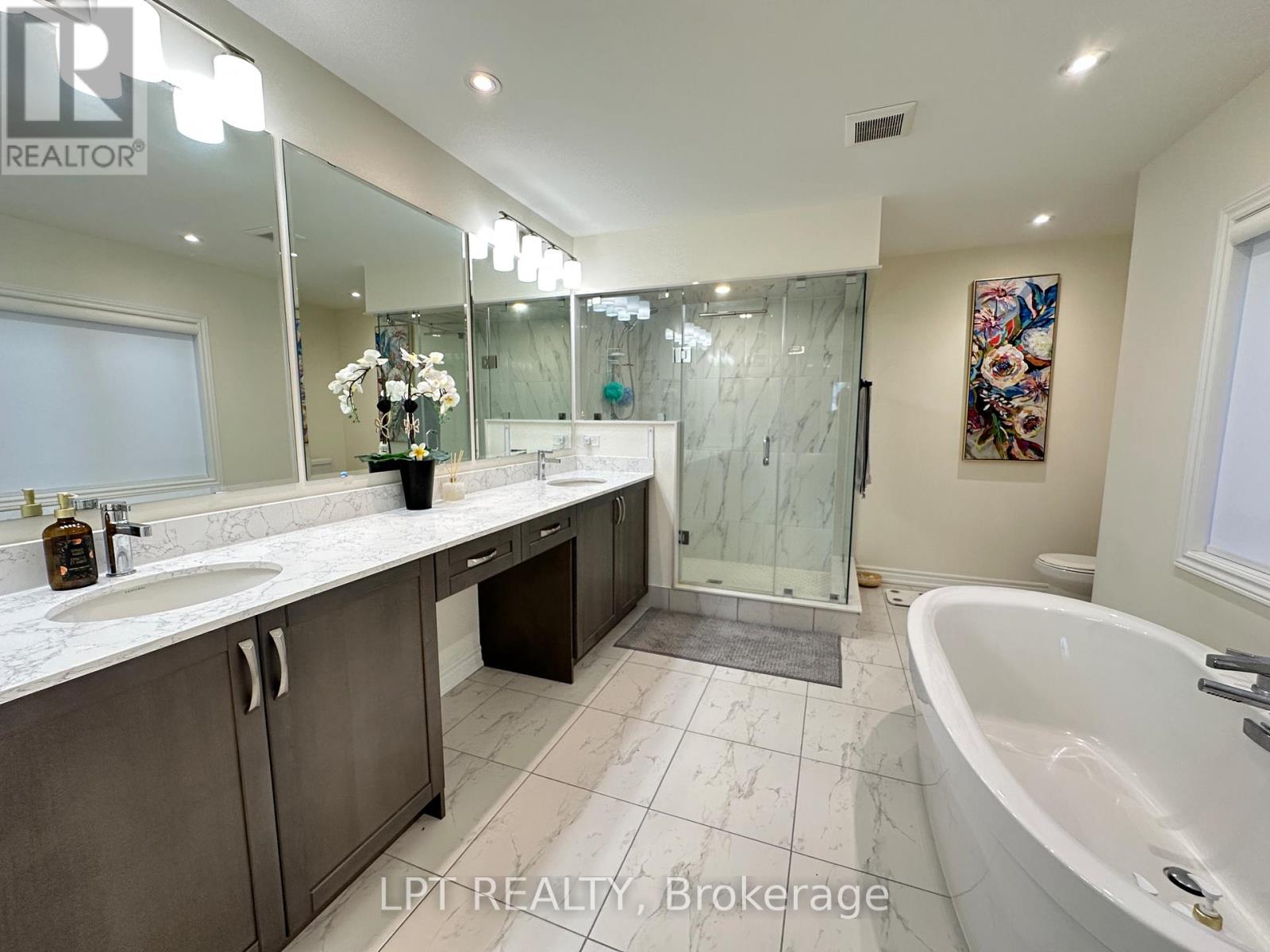 33 Fair Winds Lane, East Gwillimbury, Ontario  L9N 0V8 - Photo 11 - N13215098