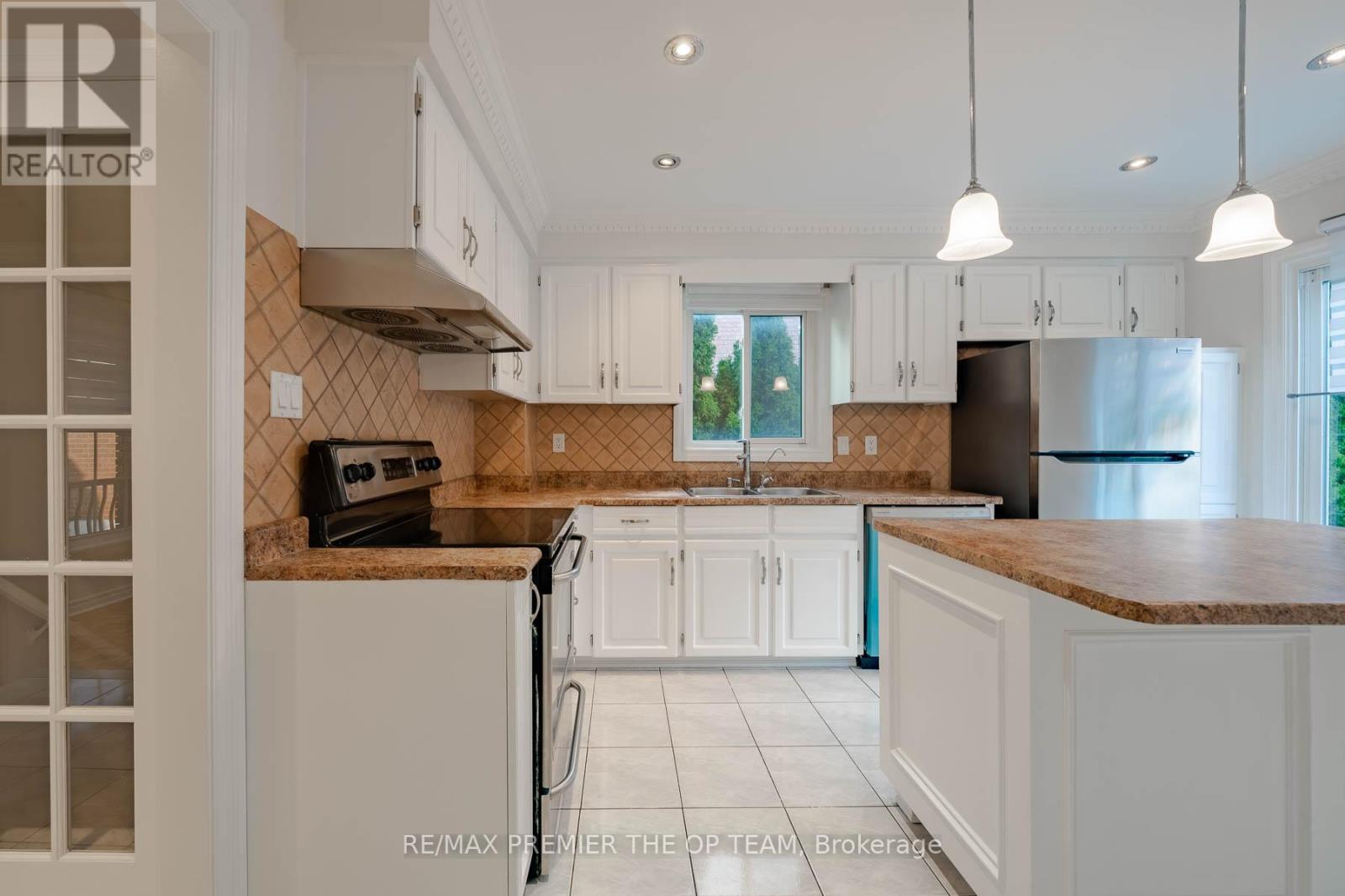 79 Governor Crescent, Vaughan, Ontario  L4L 5G8 - Photo 10 - N13215178