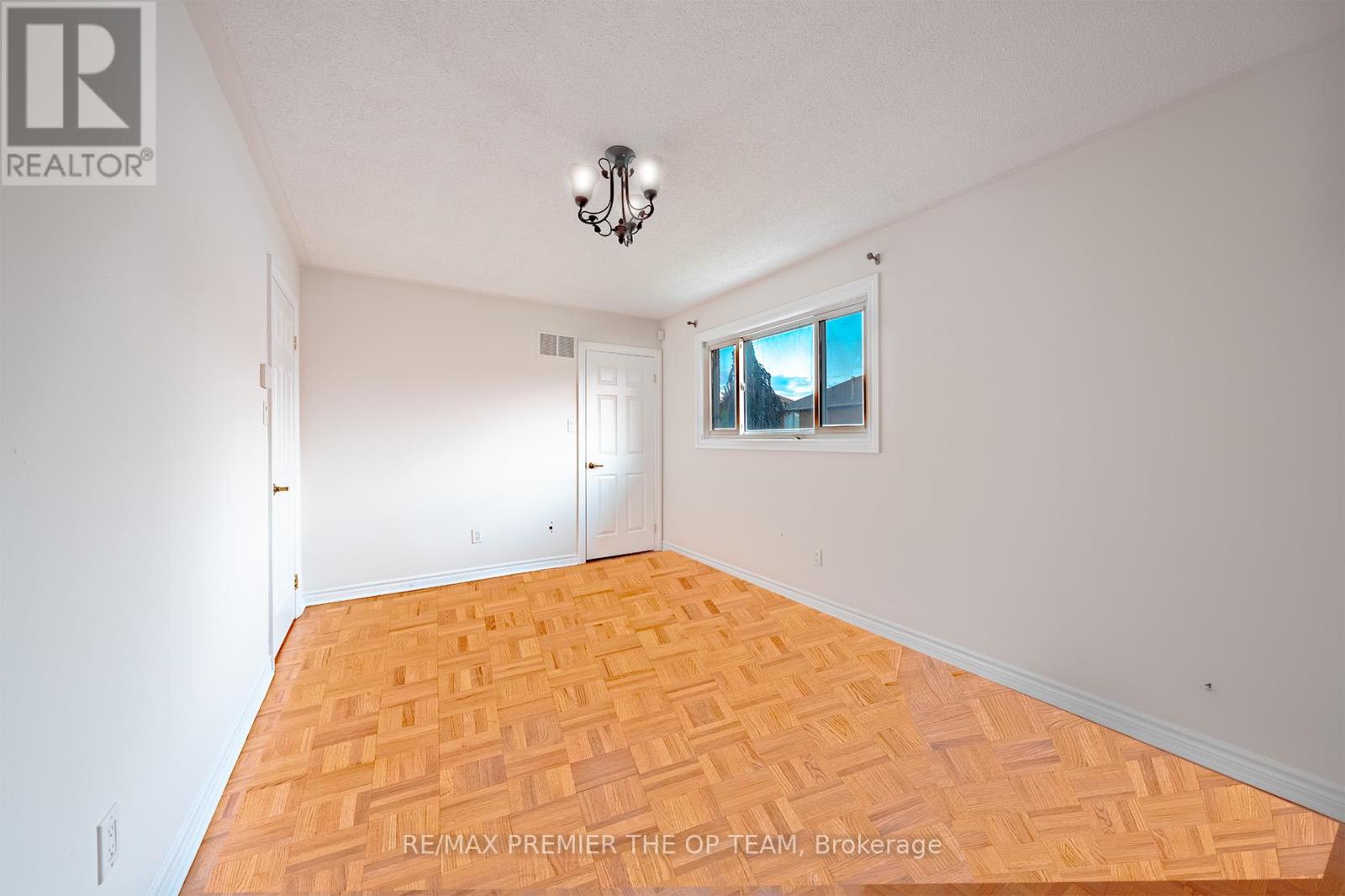 79 Governor Crescent, Vaughan, Ontario  L4L 5G8 - Photo 18 - N13215178