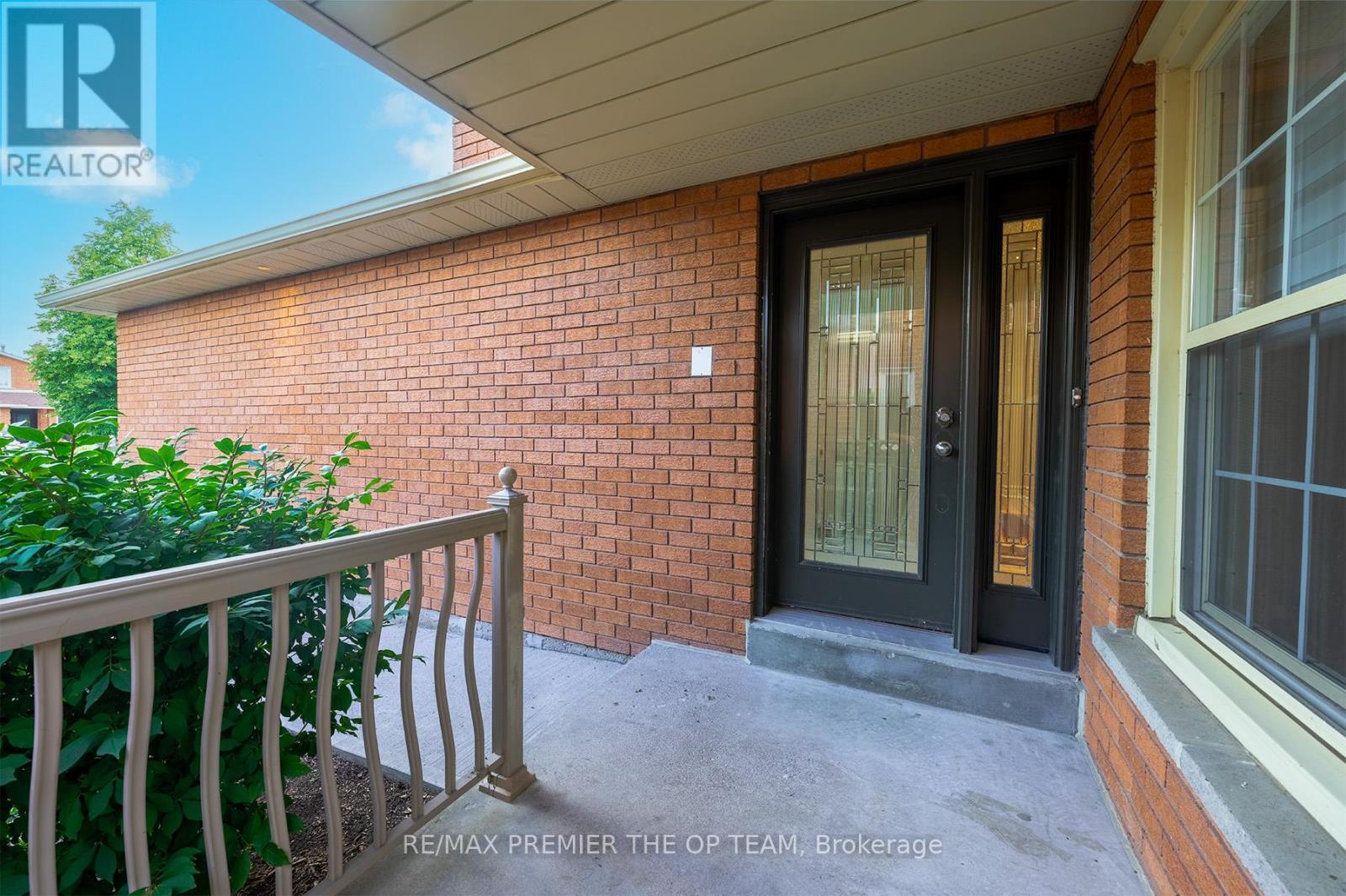 79 Governor Crescent, Vaughan, Ontario  L4L 5G8 - Photo 2 - N13215178