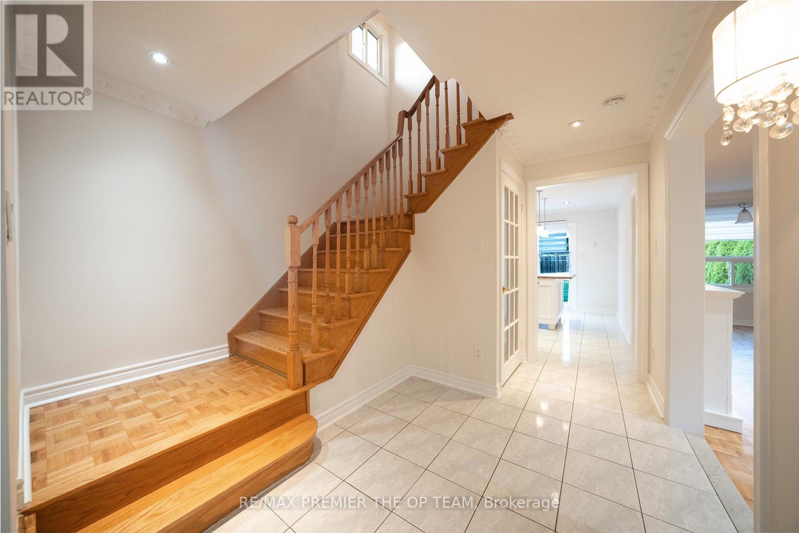 79 Governor Crescent, Vaughan, Ontario  L4L 5G8 - Photo 5 - N13215178