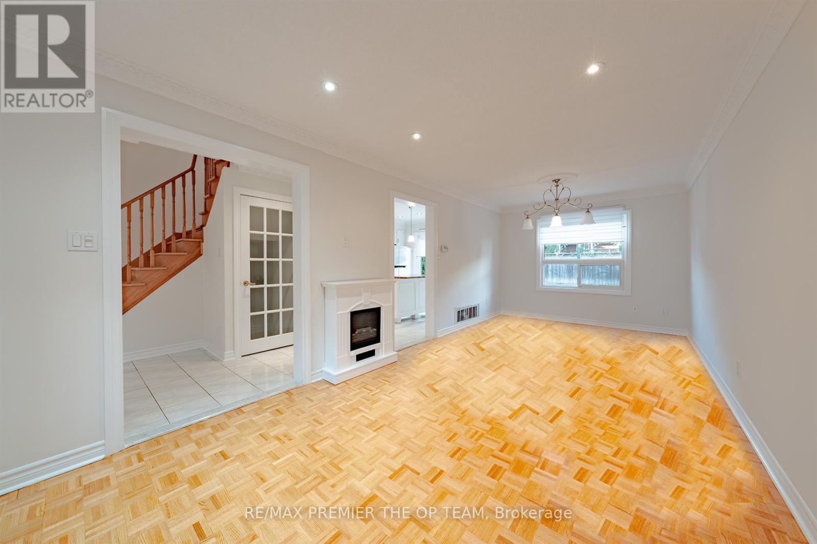 79 Governor Crescent, Vaughan, Ontario  L4L 5G8 - Photo 6 - N13215178