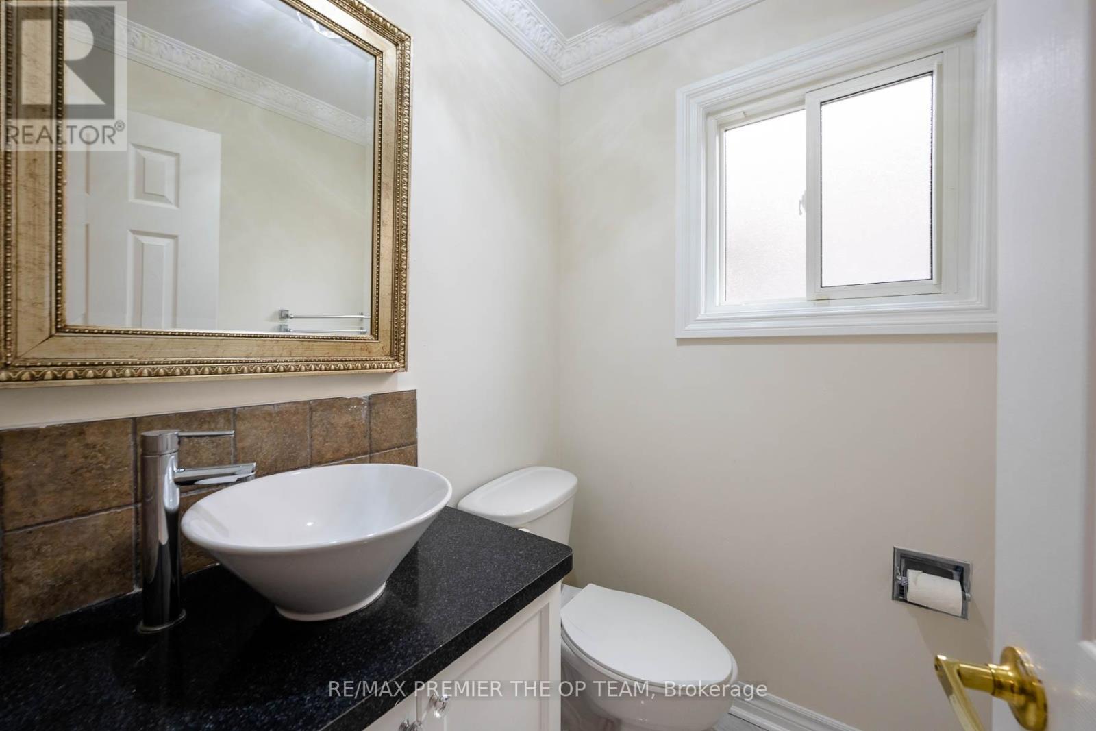 79 Governor Crescent, Vaughan, Ontario  L4L 5G8 - Photo 8 - N13215178