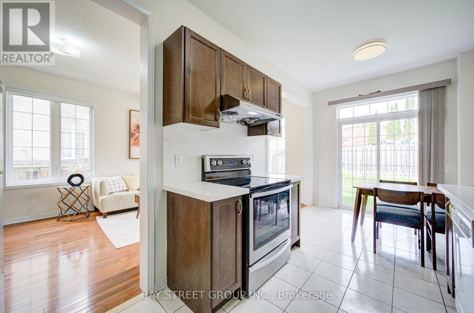 82 Coleluke Lane, Markham, Ontario  L3S 0B7 - Photo 19 - N13215234