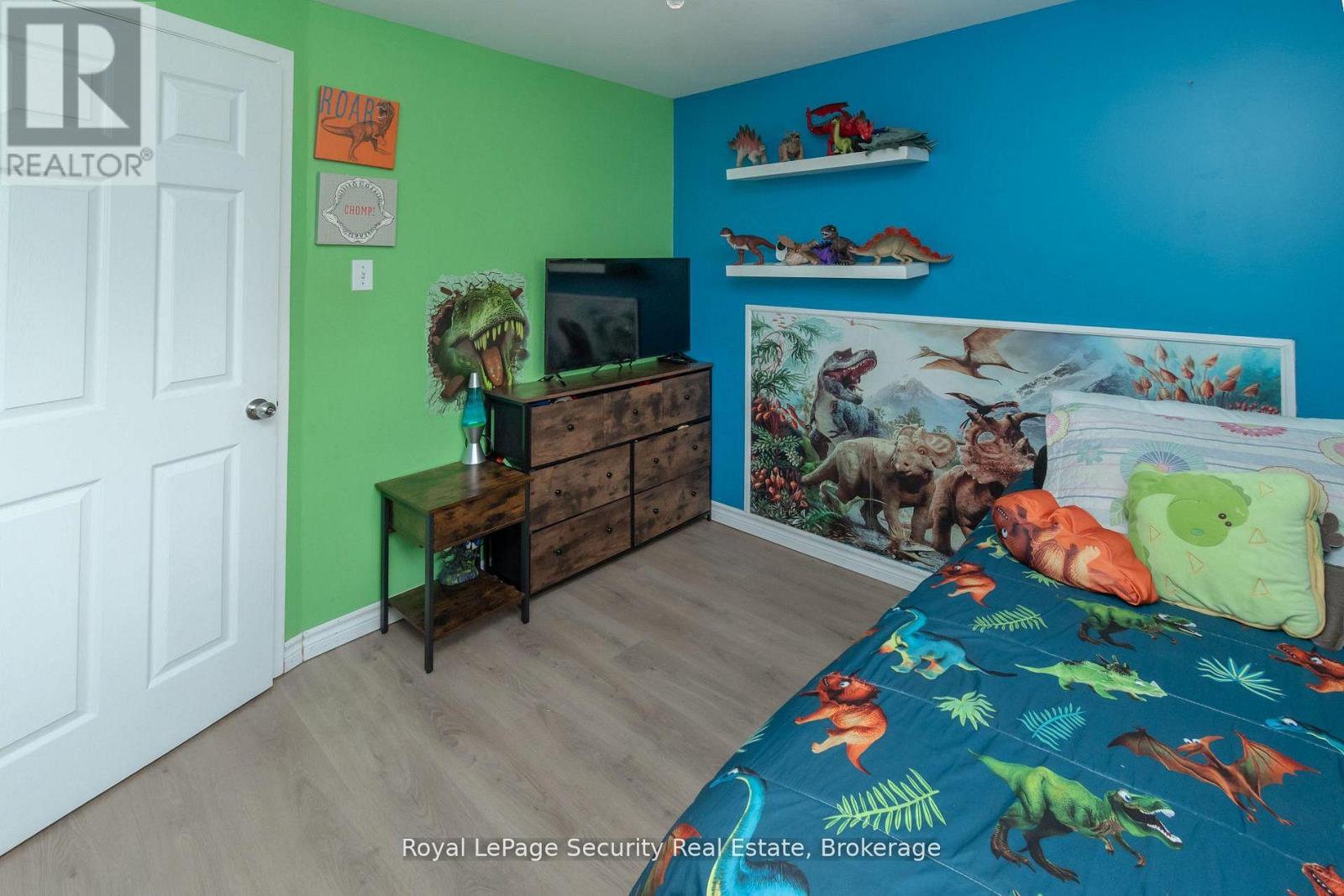 73 College Crescent, Barrie (Grove East), Ontario  L4M 2W5 - Photo 18 - S13215306