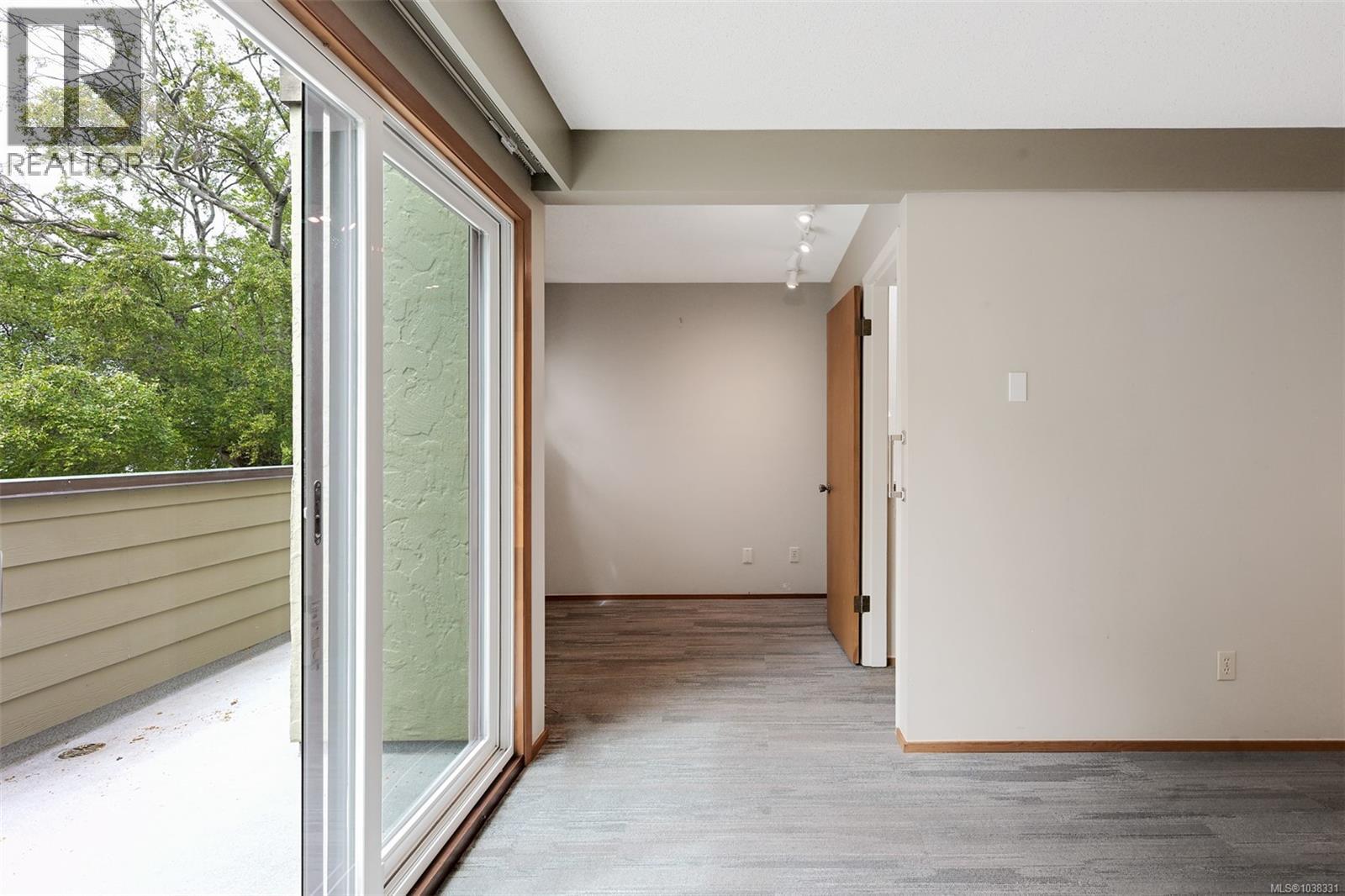 558 Dallas Rd, Victoria, British Columbia  V8V 1B4 - Photo 32 - 1038331