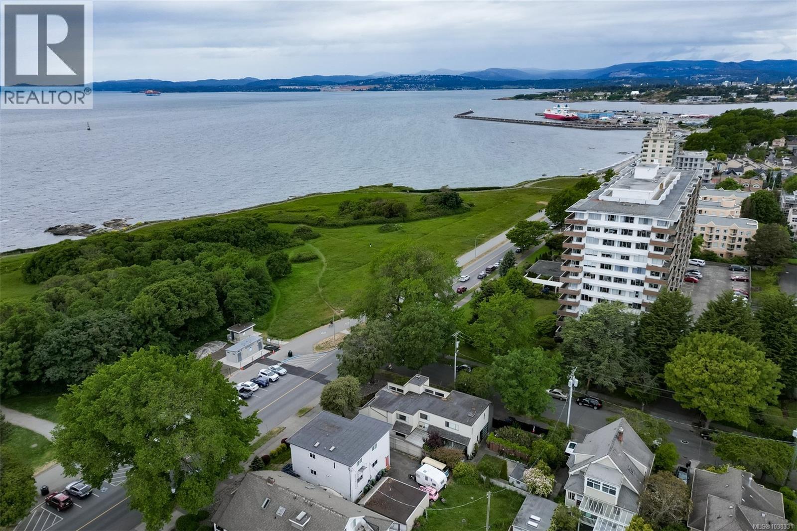 558 Dallas Rd, Victoria, British Columbia  V8V 1B4 - Photo 36 - 1038331