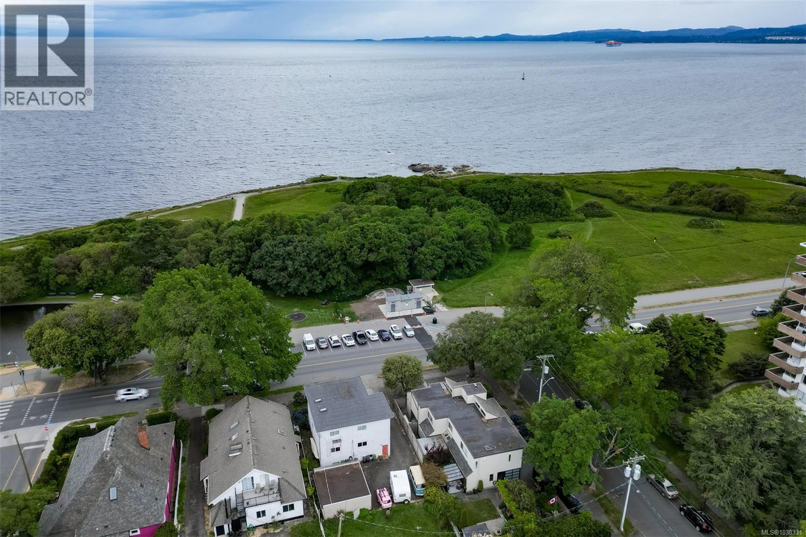 558 Dallas Rd, Victoria, British Columbia  V8V 1B4 - Photo 35 - 1038331