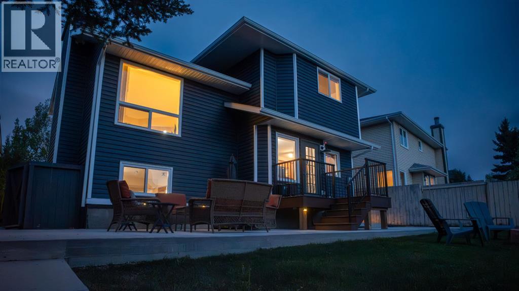 118 Sandpiper Way NW, Calgary, Alberta  T3K 3P5 - Photo 2 - A2312104