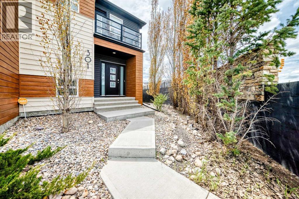 301 Midtown Gate Sw, Airdrie, Alberta  T4B 4C9 - Photo 2 - A2314246
