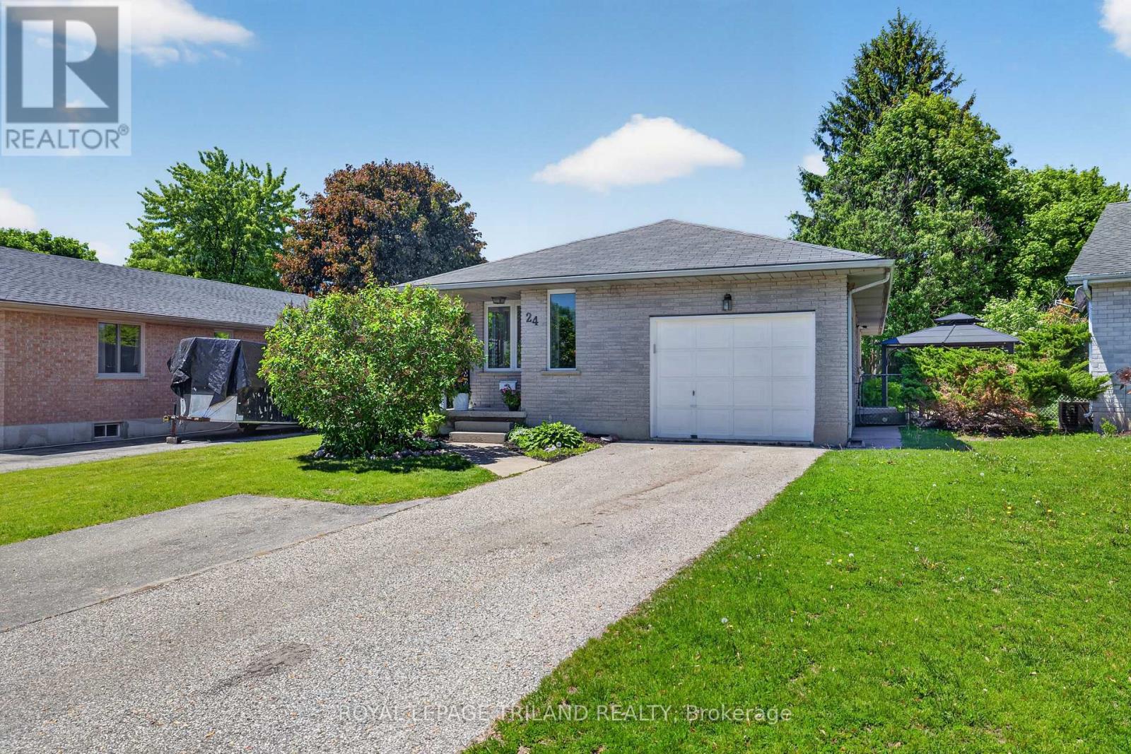 24 Farmington Avenue, Aylmer, Ontario  N5H 3E4 - Photo 2 - X13215500