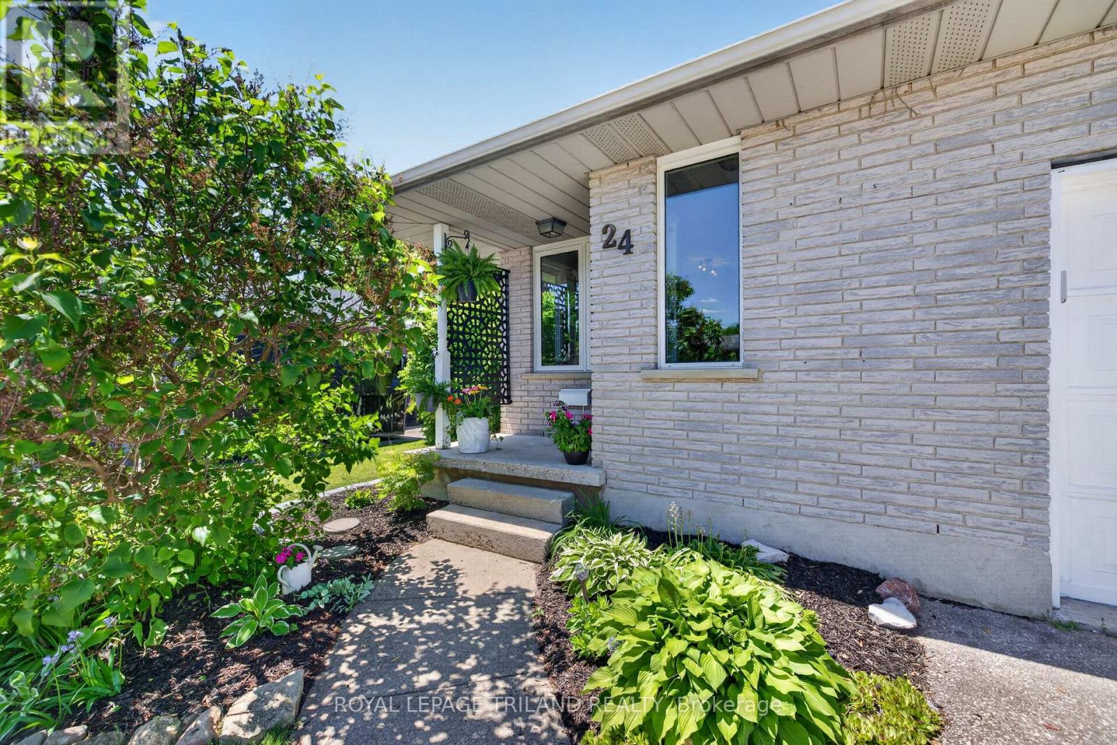 24 Farmington Avenue, Aylmer, Ontario  N5H 3E4 - Photo 3 - X13215500