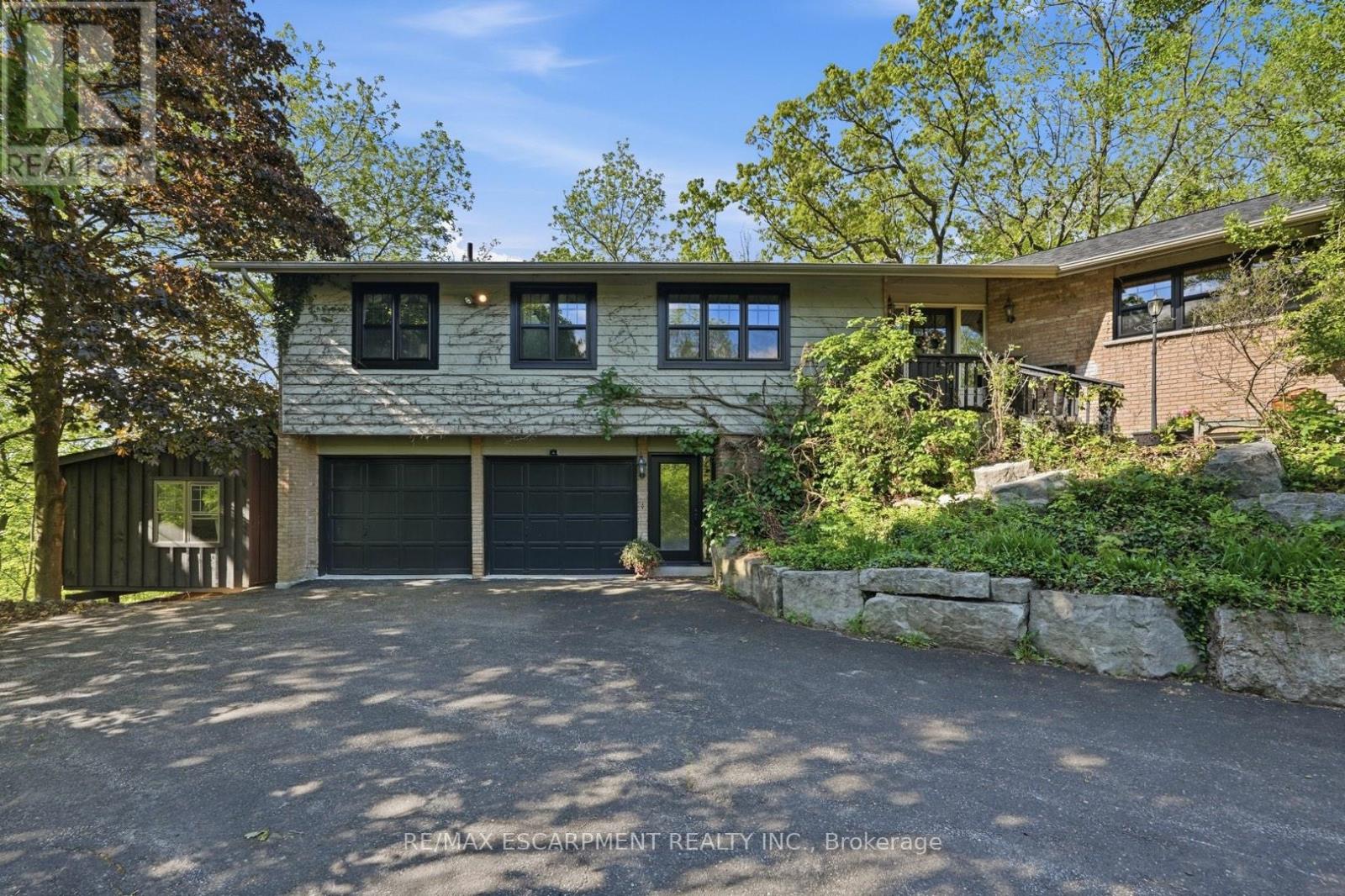 1987 Snake Road, Burlington, Ontario  L7P 4Y1 - Photo 2 - W13215112
