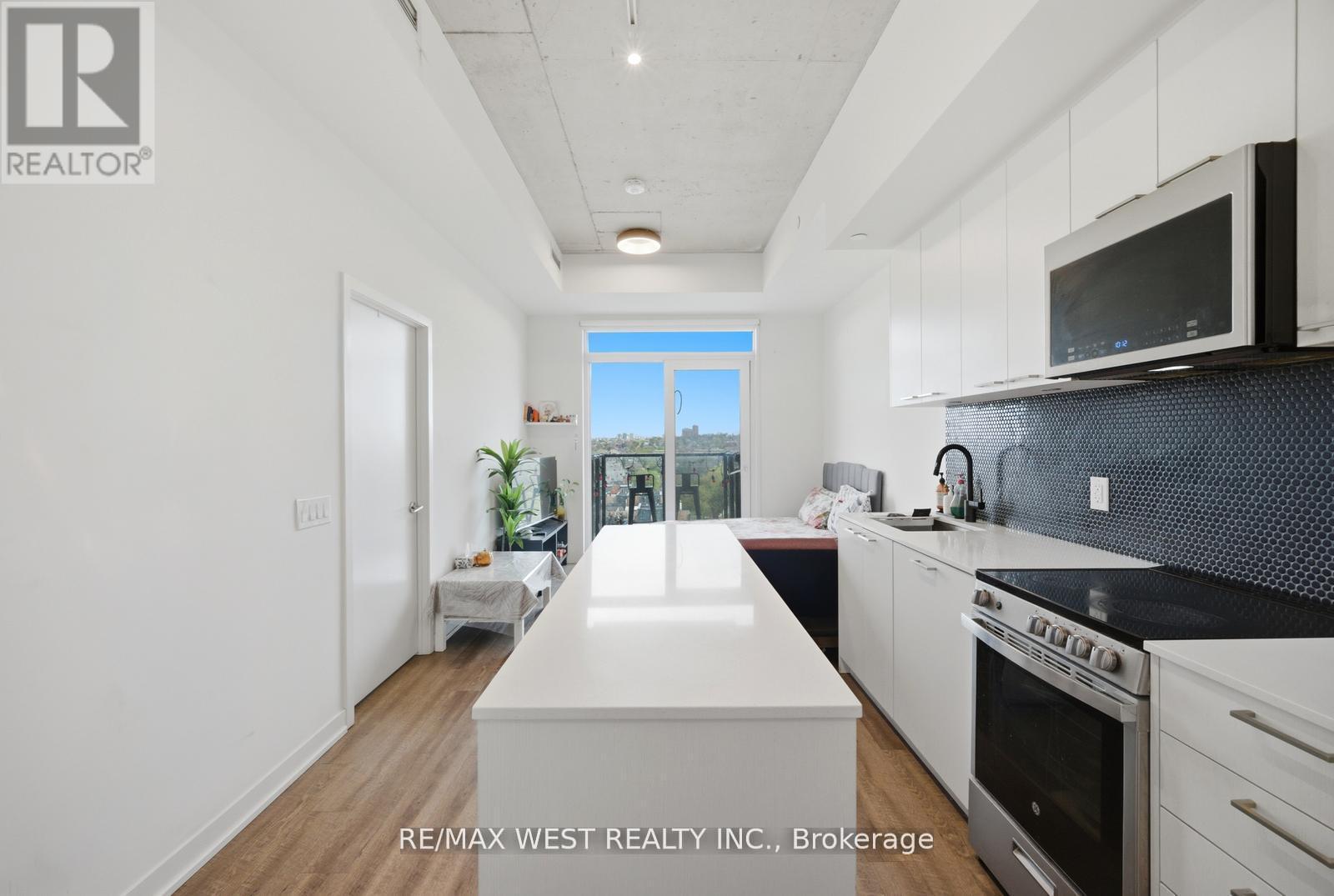 801 - 1808 St. Clair Avenue W, Toronto, Ontario  M6N 1J5 - Photo 2 - W13215128