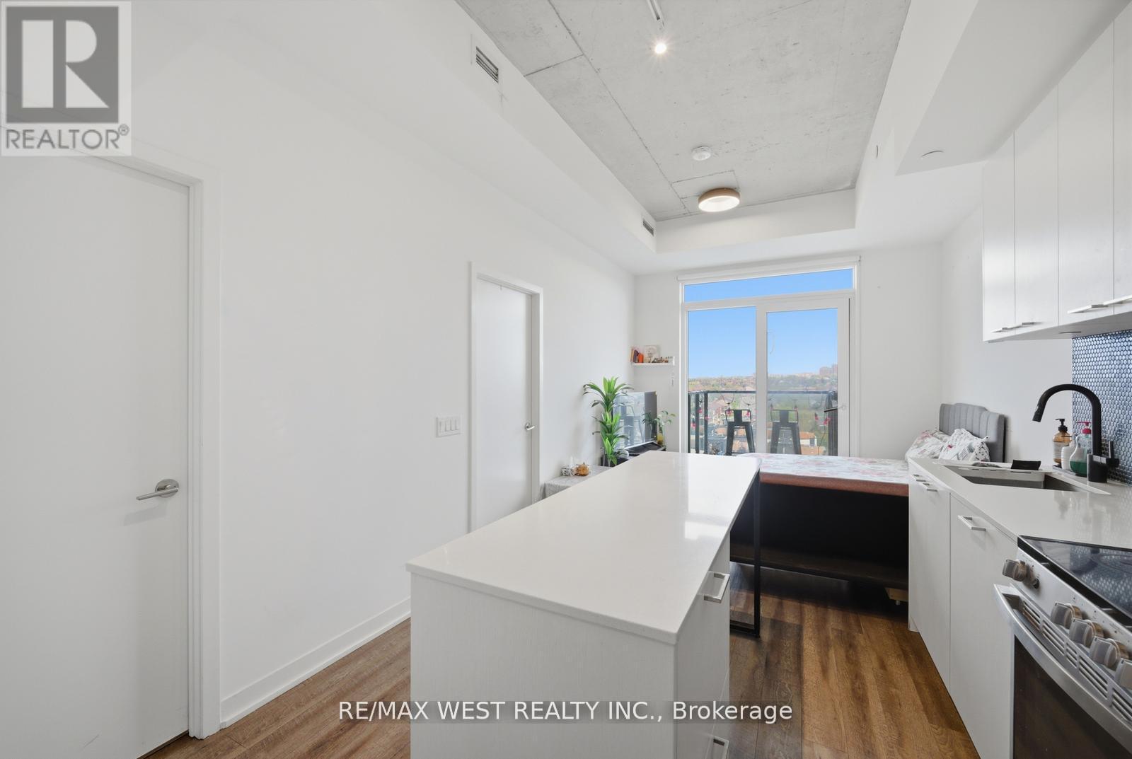 801 - 1808 St. Clair Avenue W, Toronto, Ontario  M6N 1J5 - Photo 3 - W13215128