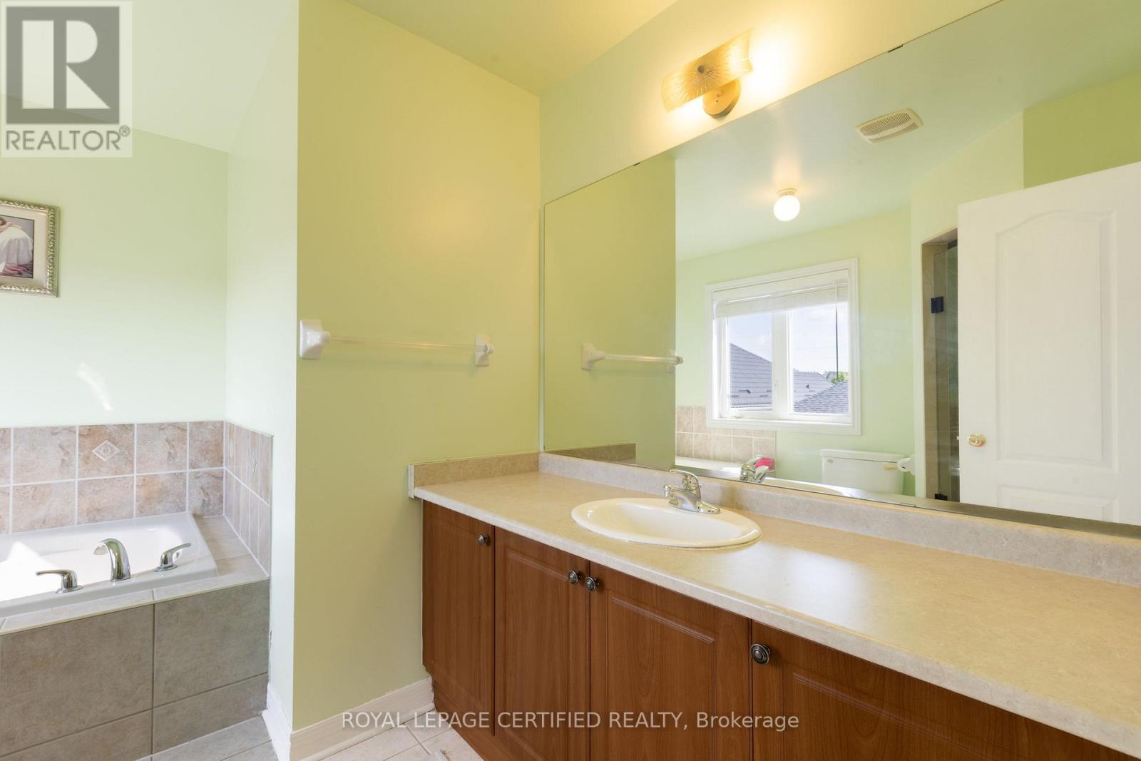 Upper - 20 Krakow Street, Brampton, Ontario  L6Y 0K7 - Photo 28 - W13215170