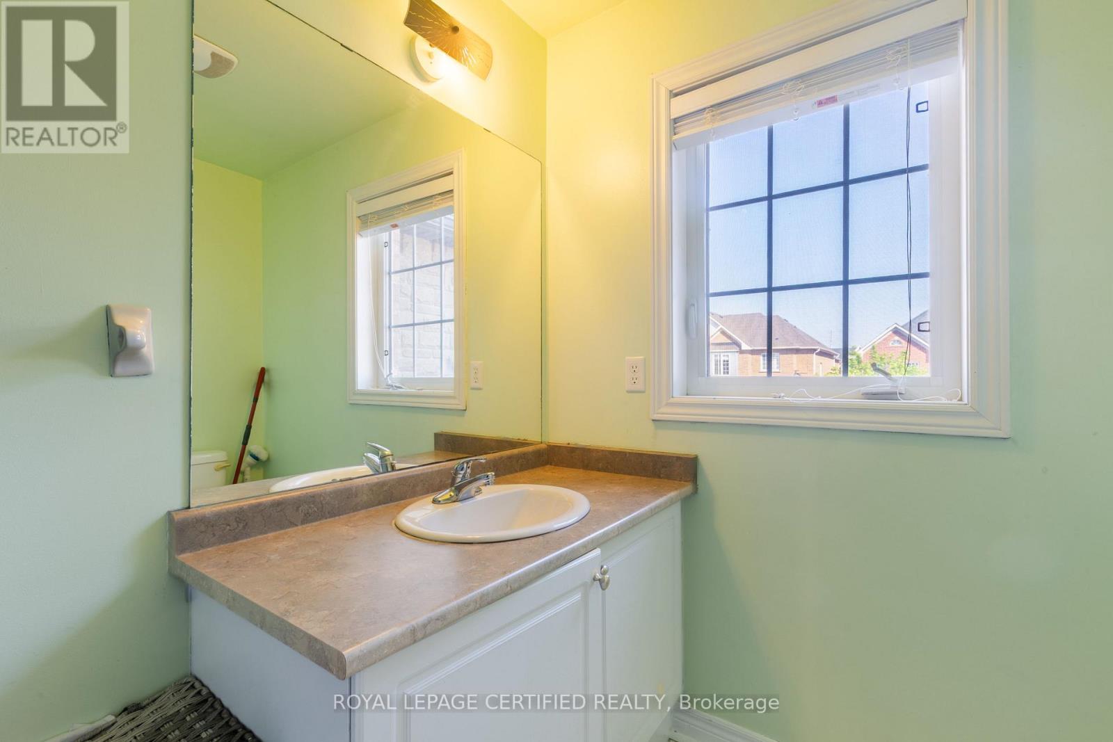 Upper - 20 Krakow Street, Brampton, Ontario  L6Y 0K7 - Photo 31 - W13215170
