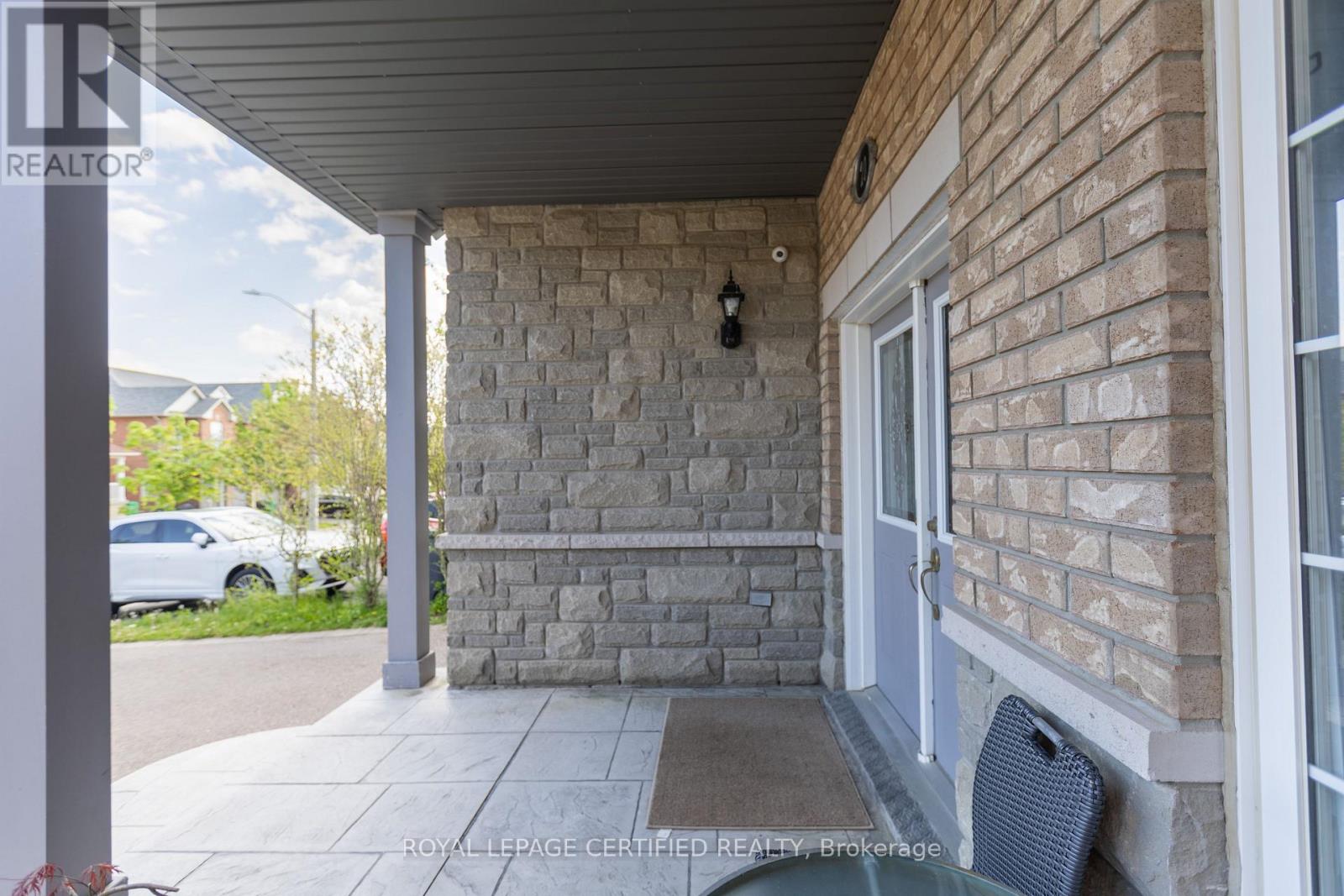Upper - 20 Krakow Street, Brampton, Ontario  L6Y 0K7 - Photo 5 - W13215170