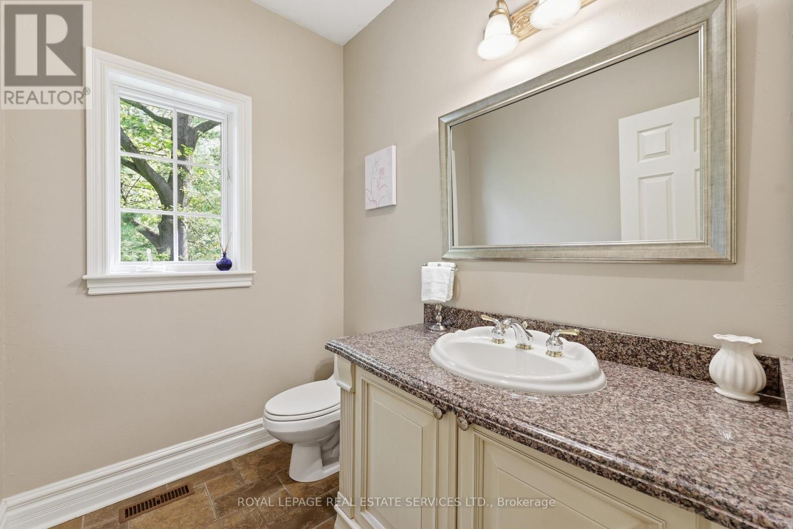 1227 Riverbank Way, Oakville, Ontario  L6H 6X4 - Photo 26 - W13215172