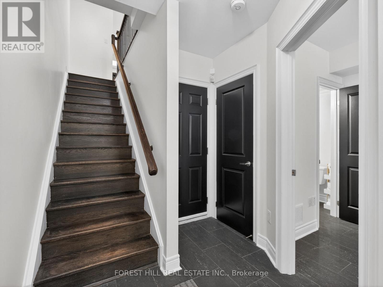 78 Cormier Heights, Toronto, Ontario  M8W 4S5 - Photo 2 - W13215256