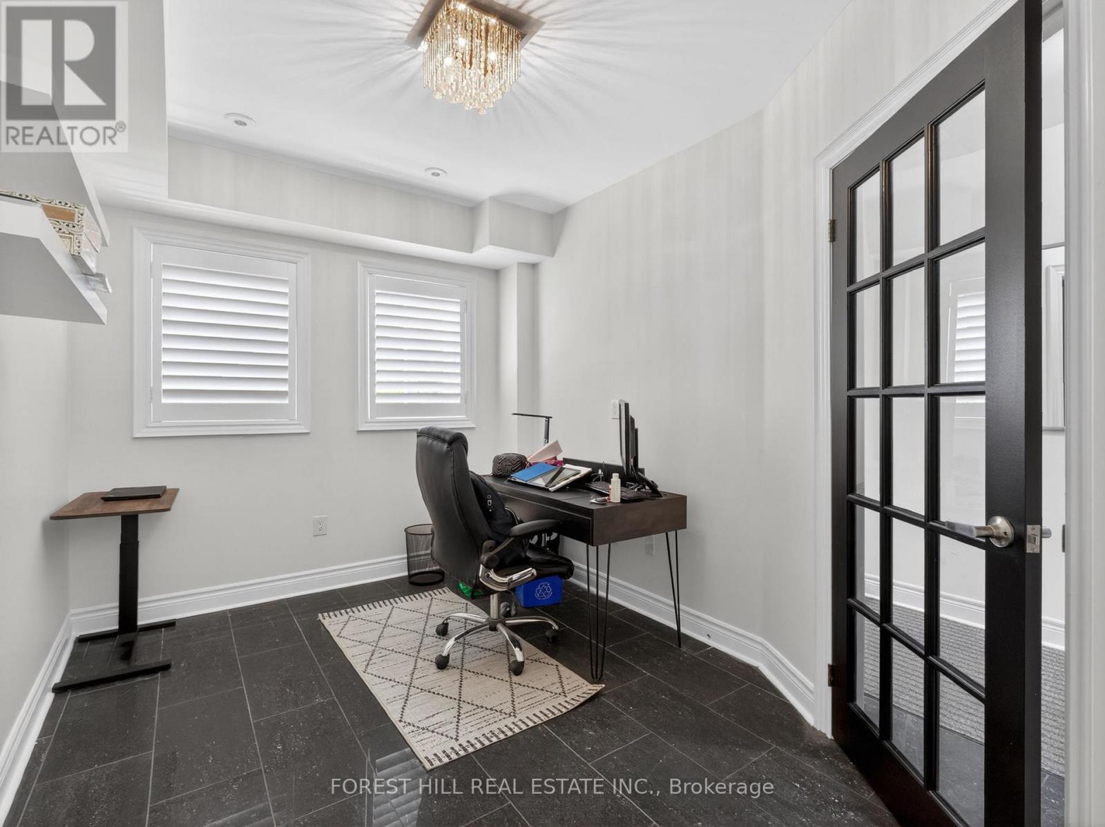 78 Cormier Heights, Toronto, Ontario  M8W 4S5 - Photo 3 - W13215256