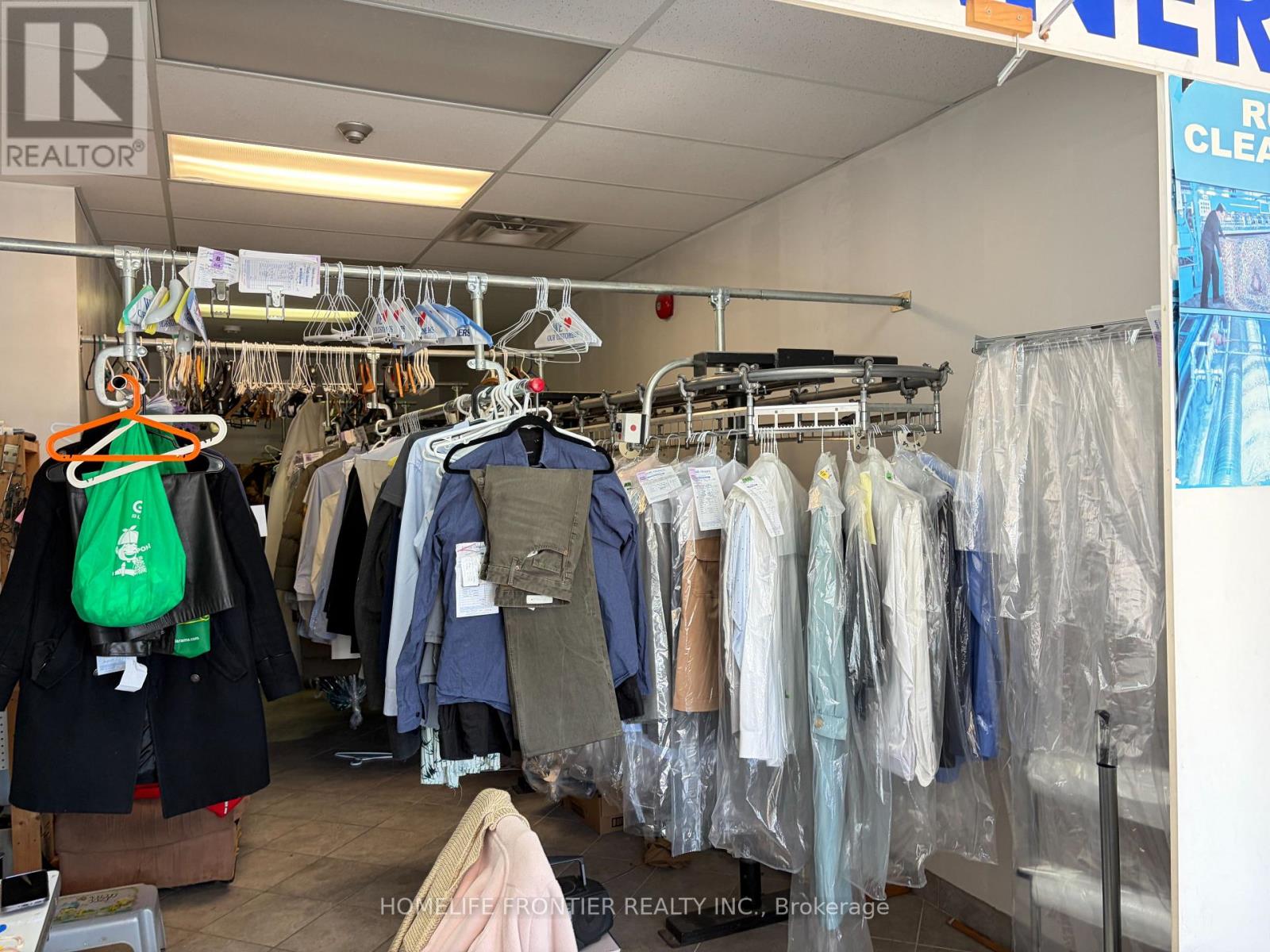 2415 Dundas Street W, Toronto, Ontario  M6P 1X3 - Photo 2 - W13215314