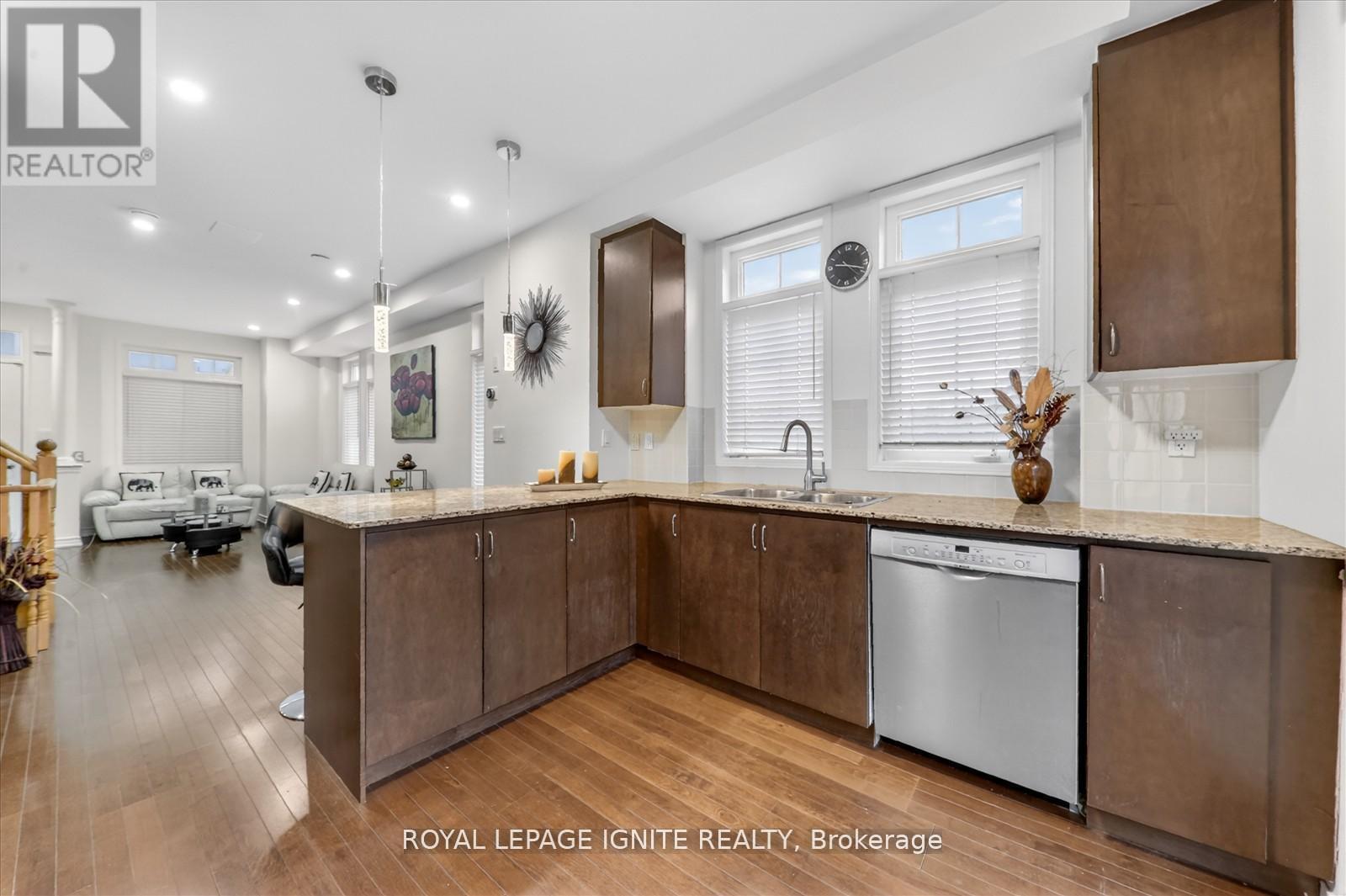 95 - 117a The Queensway, Toronto, Ontario  M6S 5B7 - Photo 14 - W13215340