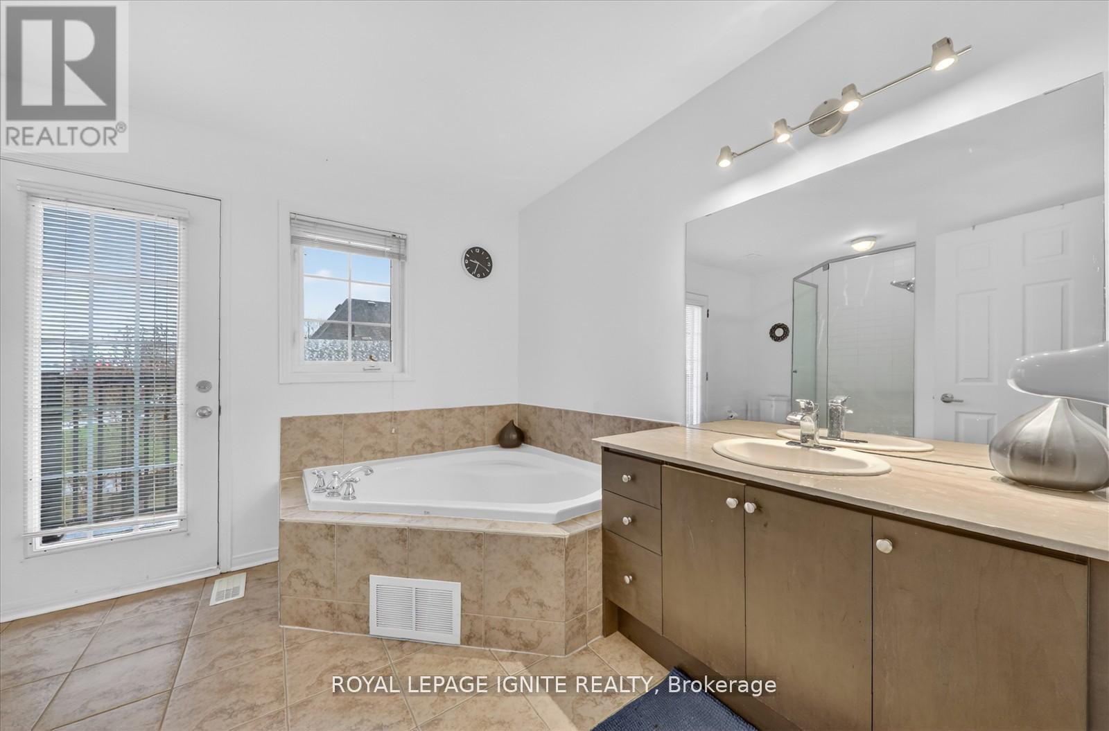 95 - 117a The Queensway, Toronto, Ontario  M6S 5B7 - Photo 30 - W13215340