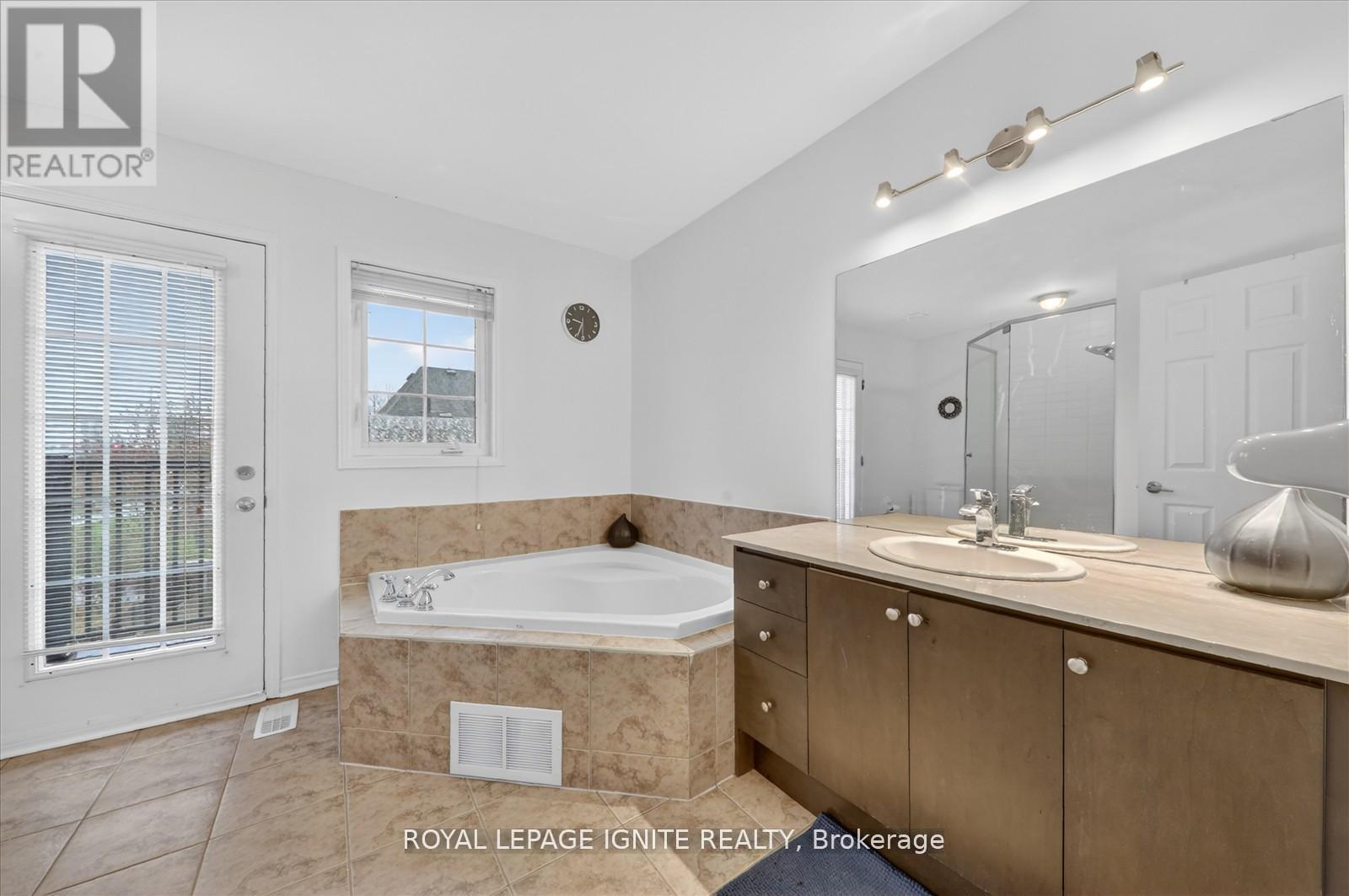 95 - 117a The Queensway, Toronto, Ontario  M6S 5B7 - Photo 31 - W13215340