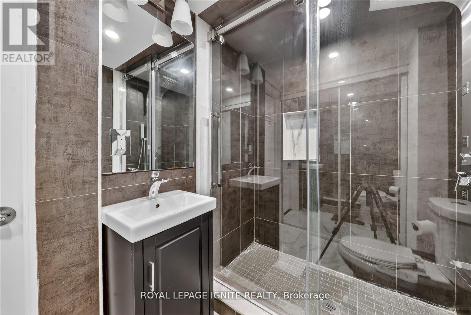 95 - 117a The Queensway, Toronto, Ontario  M6S 5B7 - Photo 38 - W13215340