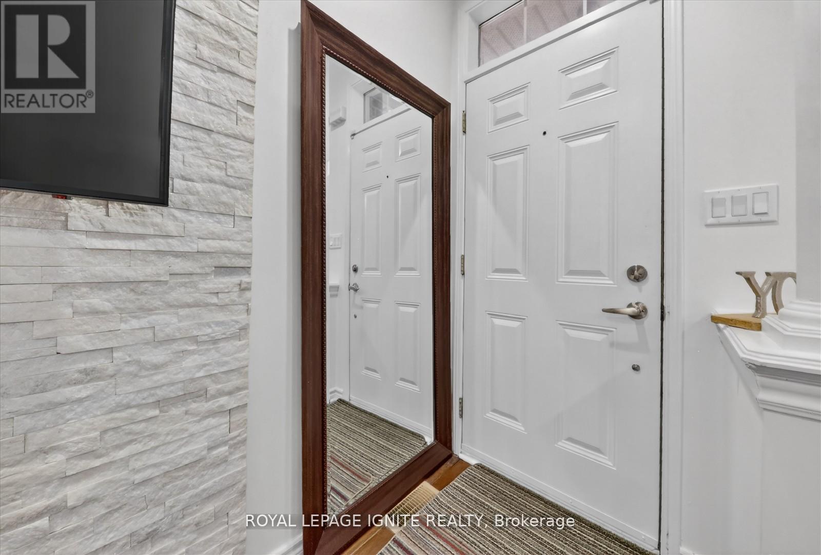 95 - 117a The Queensway, Toronto, Ontario  M6S 5B7 - Photo 5 - W13215340