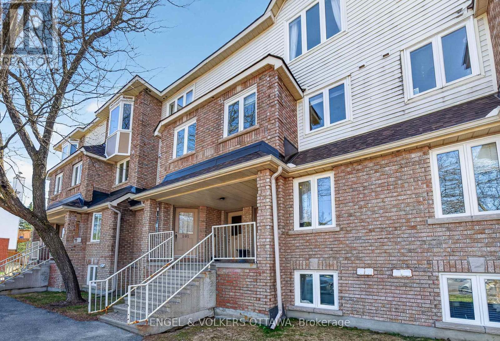 211 BRISTON PRIVATE, Ottawa, Ontario
