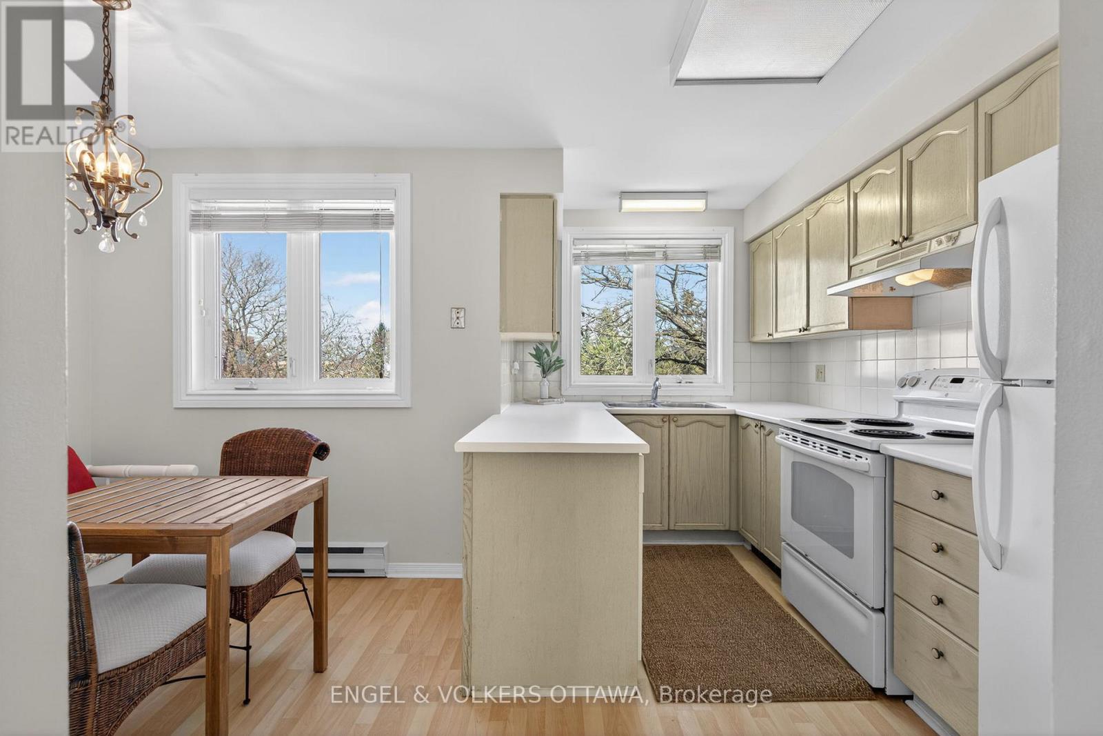 211 Briston Private, Ottawa, Ontario  K1G 5R5 - Photo 12 - X13215454