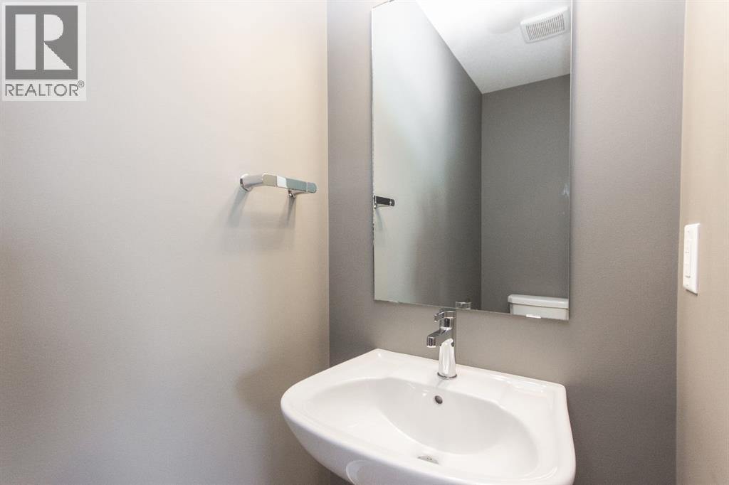 655 Robinson Avenue, Penhold, Alberta  T0M 1R0 - Photo 17 - A2312933