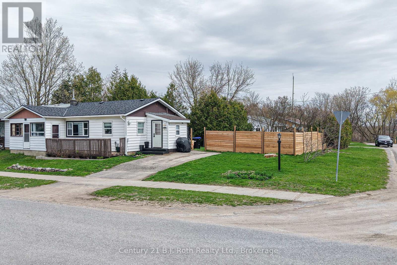 817 Eighth Avenue, Tay, Ontario  L0K 1R0 - Photo 2 - S13215432