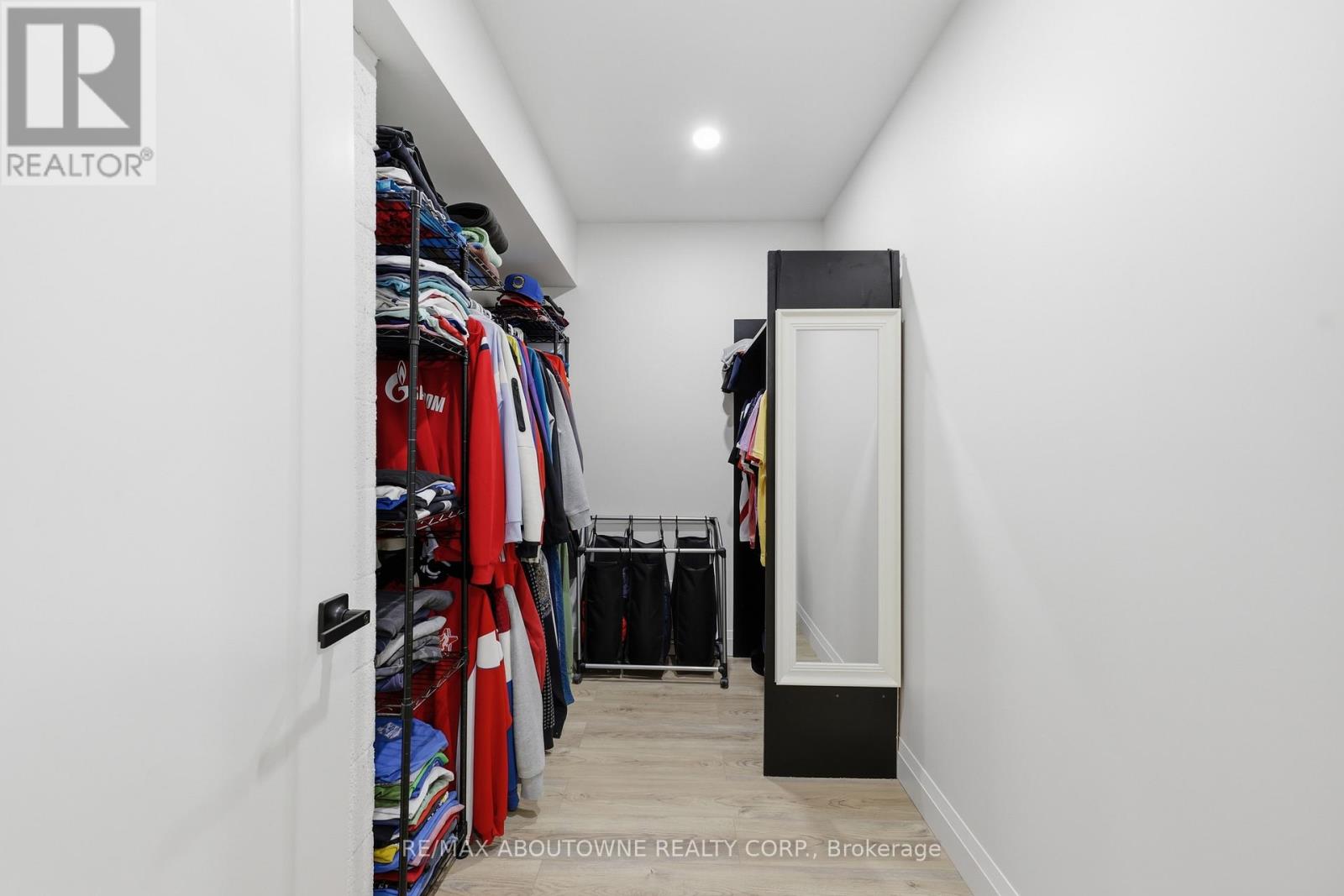 58 Kilbourn Avenue, Hamilton, Ontario  L8G 3E2 - Photo 39 - X13215166
