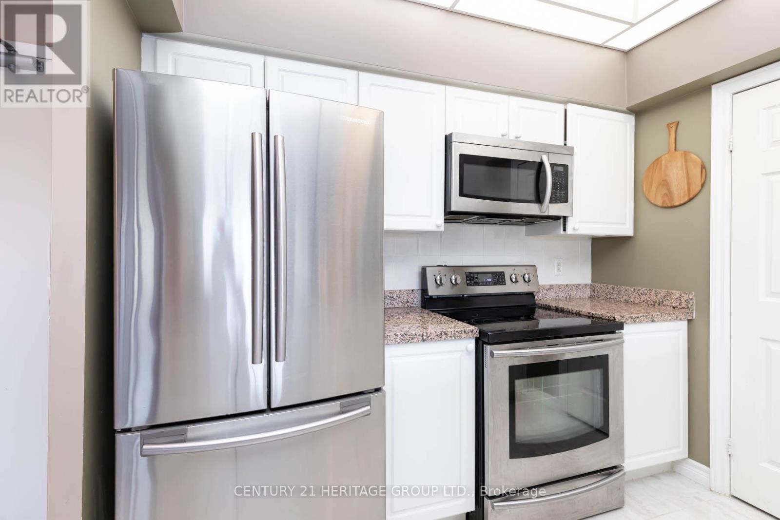 405 - 211 Randolph Road, Toronto, Ontario  M4G 4H1 - Photo 17 - C13215452