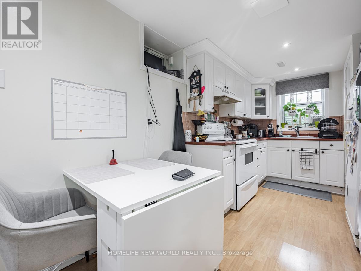 Lower - 669 Woodbine Avenue, Toronto, Ontario  M4E 2J3 - Photo 10 - E13215366