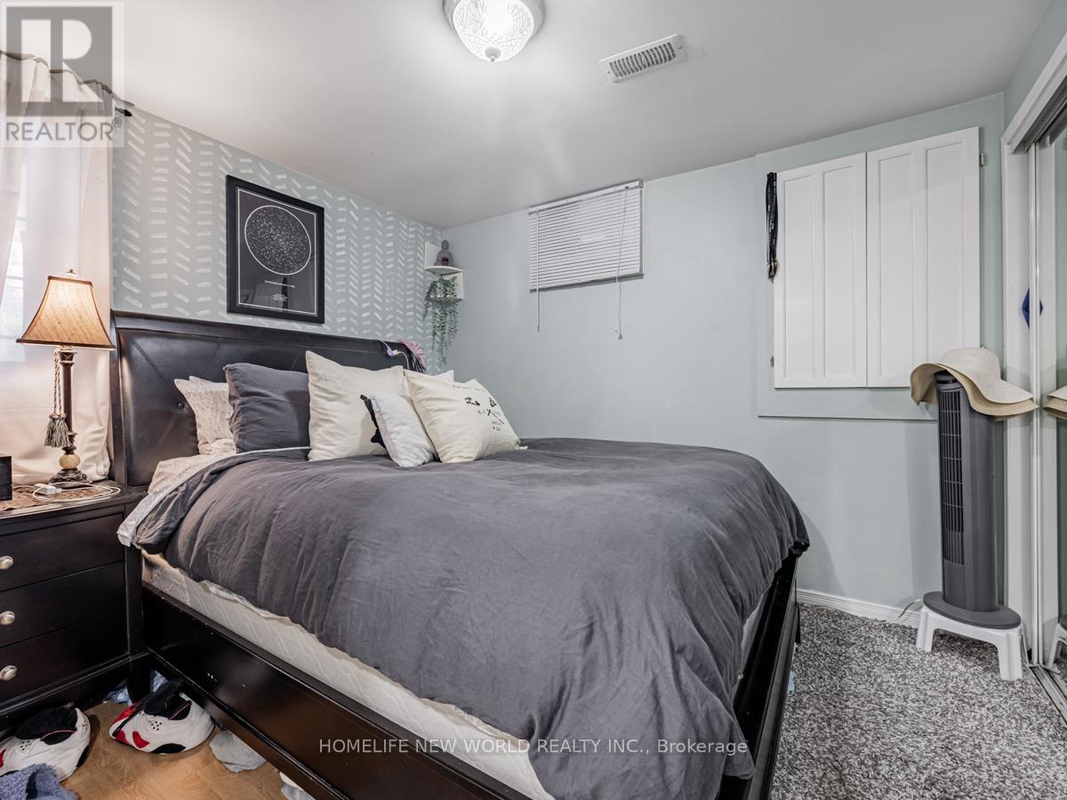 Lower - 669 Woodbine Avenue, Toronto, Ontario  M4E 2J3 - Photo 5 - E13215366