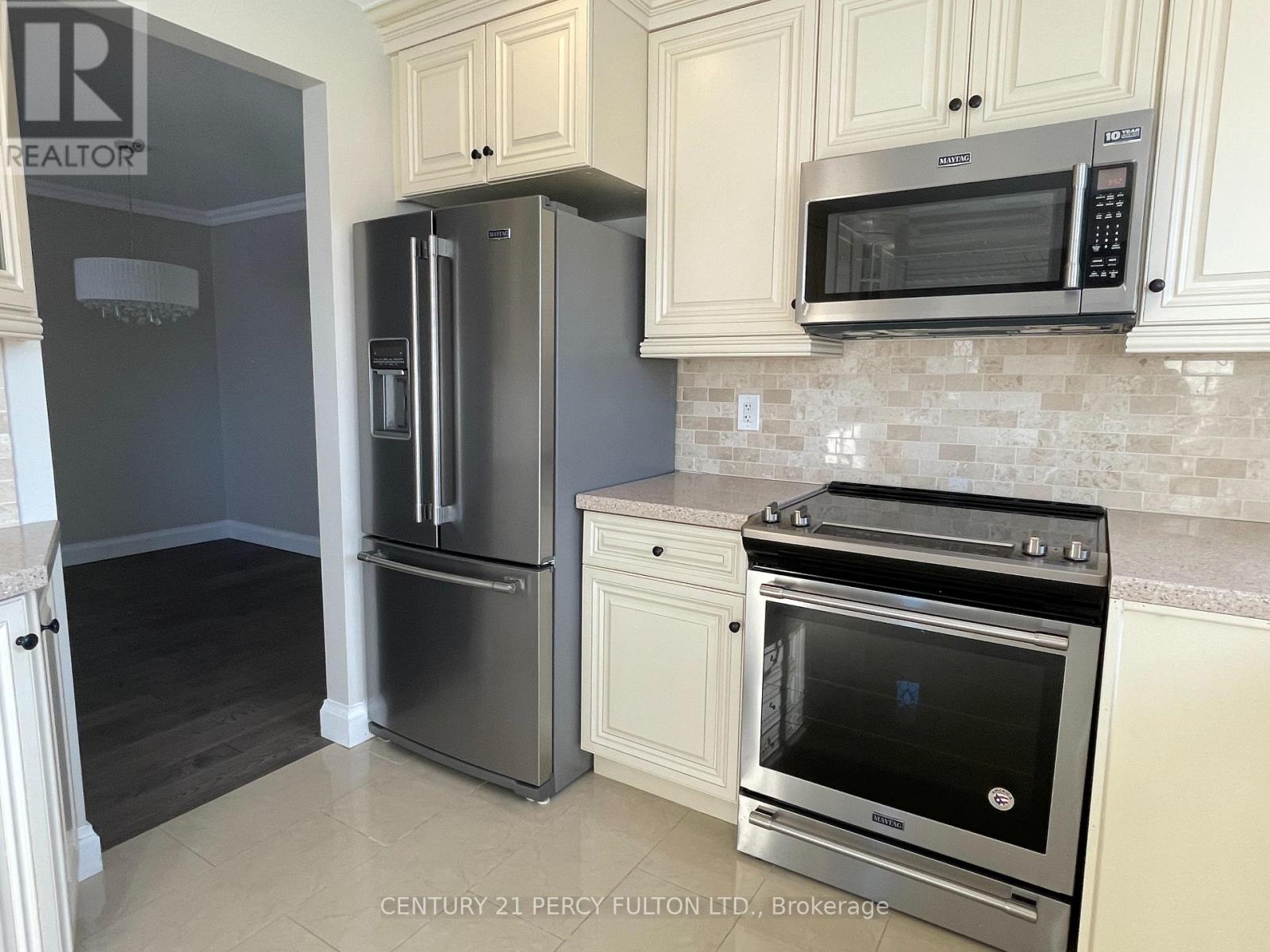 Upper - 771 Krosno Boulevard, Pickering, Ontario  L1W 1G5 - Photo 2 - E13215508