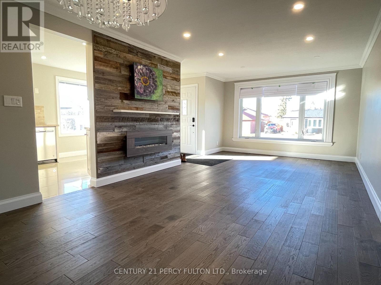 Upper - 771 Krosno Boulevard, Pickering, Ontario  L1W 1G5 - Photo 5 - E13215508